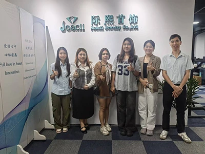 Cleientiaid Myanmar yn Ymweld â Swyddfa Guangzhou For Store-Dethol Emwaith Pa...